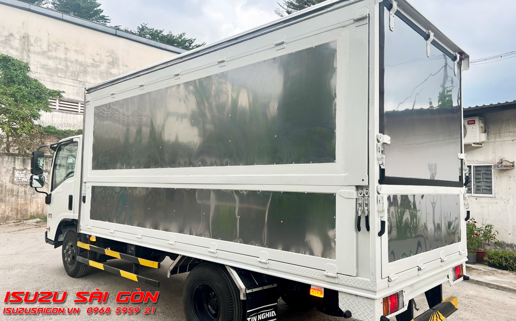 Xe Tải Isuzu 1T9 Thùng Kín Cánh Dơi 6